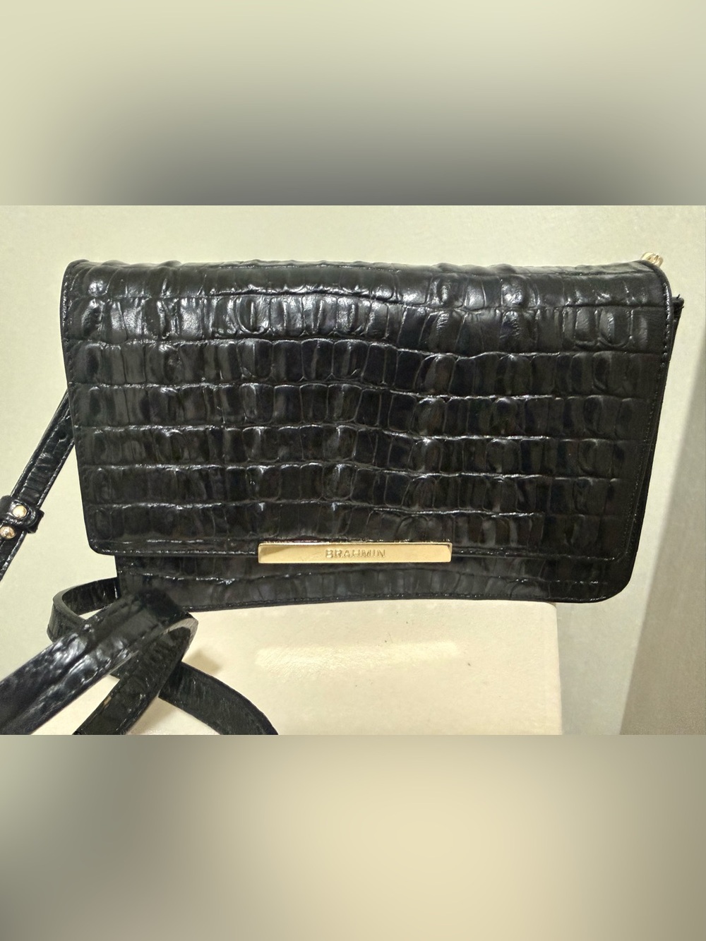 Brahmin Black Croc-Embossed Leather Crossbody with Gold Bar - Picture 2 of 3